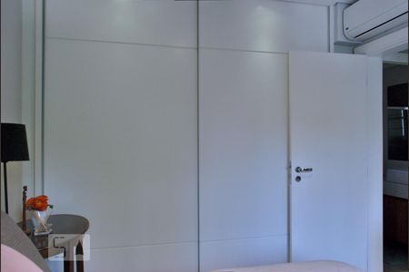 Quarto 2 de apartamento para alugar com 2 quartos, 68m² em Vila Olímpia, São Paulo