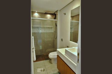 Banheiro de apartamento para alugar com 2 quartos, 68m² em Vila Olímpia, São Paulo