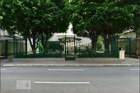 Apartamento para alugar com 68m², 2 quartos e 1 vaga Apartamento para alugar com 68m², 2 quartos e 1 vagaFachada