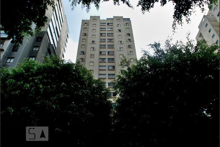 Apartamento para alugar com 68m², 2 quartos e 1 vaga Apartamento para alugar com 68m², 2 quartos e 1 vagaFachada
