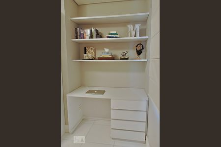 Quarto 1 de apartamento para alugar com 2 quartos, 68m² em Vila Olímpia, São Paulo