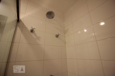 Chuveiro de apartamento para alugar com 2 quartos, 75m² em Morumbi, São Paulo