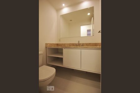 Banheiro de apartamento para alugar com 2 quartos, 75m² em Morumbi, São Paulo