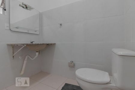 Banheiro  de casa para alugar com 2 quartos, 75m² em Vila Vera, São Paulo