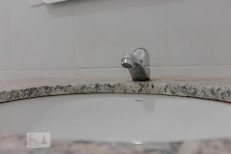 Banheiro  de casa para alugar com 2 quartos, 75m² em Vila Vera, São Paulo