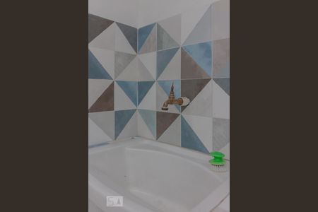 Casa para alugar com 75m², 2 quartos e 1 vagaÁrea de serviço