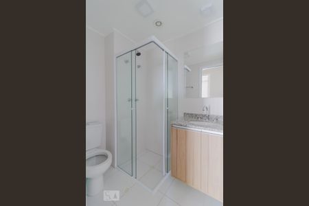 Banheiro de apartamento para alugar com 2 quartos, 56m² em Jardim Flor da Montanha, Guarulhos