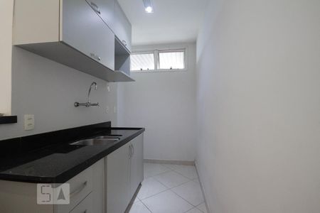Cozinha de apartamento para alugar com 1 quarto, 60m² em Barra da Tijuca, Rio de Janeiro