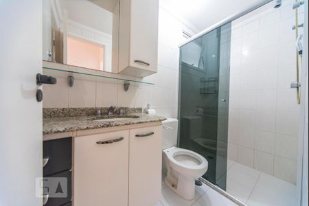 Banheiro  de apartamento para alugar com 3 quartos, 70m² em Silveira, Santo André