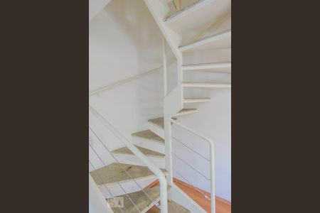 Apartamento para alugar com 45m², 1 quarto e 1 vagaEscada suíte 