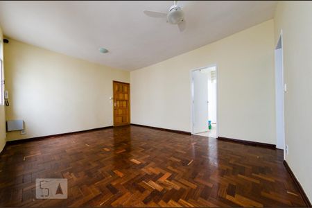 Sala de apartamento para alugar com 3 quartos, 100m² em Nova Suíssa, Belo Horizonte
