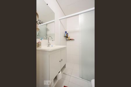 Banheiro de casa para alugar com 2 quartos, 100m² em Vila Ema, São Paulo