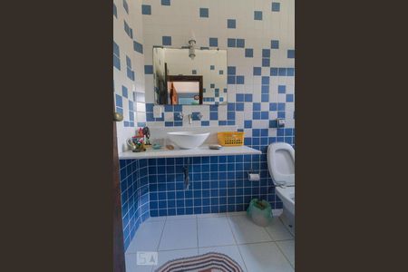 Casa de condomínio à venda com 900m², 3 quartos e 8 vagas Casa de condomínio à venda com 900m², 3 quartos e 8 vagasBanheiro da Suíte 01