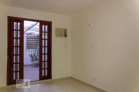 Casa para alugar com 220m², 3 quartos e 2 vagasEdícula