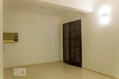 Casa para alugar com 220m², 3 quartos e 2 vagasQuarto 1