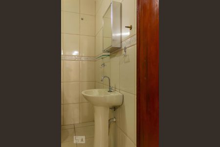 Casa para alugar com 220m², 3 quartos e 2 vagasBanheiro de Serviço