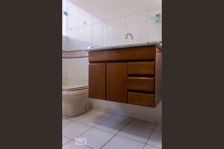 Casa para alugar com 220m², 3 quartos e 2 vagasBanheiro Segundo Andar