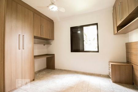 Quarto 1 de apartamento para alugar com 2 quartos, 62m² em Jardim Bom Tempo, Taboão da Serra