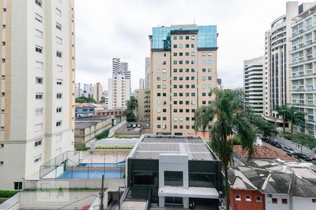 Vista de apartamento à venda com 2 quartos, 74m² em Moema, São Paulo