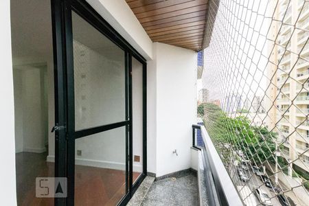 Varanda de apartamento à venda com 2 quartos, 74m² em Moema, São Paulo