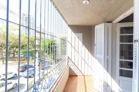 Sacada de casa à venda com 4 quartos, 220m² em Vila Mariana, São Paulo