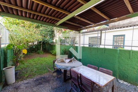 Casa à venda com 220m², 4 quartos e 1 vagaÁrea comum