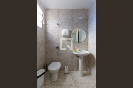 Casa à venda com 220m², 4 quartos e 1 vagaBanheiro