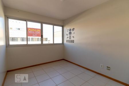 Quarto 01 de apartamento para alugar com 2 quartos, 65m² em Quadras Econômicas Lúcio Costa (guará), Brasília