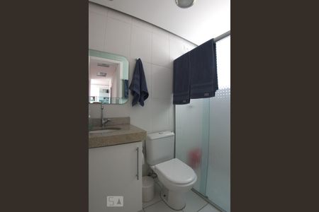 Banheiro de apartamento à venda com 3 quartos, 65m² em Vila Della Piazza, Jundiaí