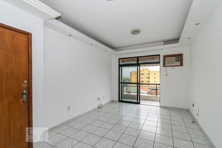 Sala de apartamento para alugar com 3 quartos, 90m² em Ramos, Rio de Janeiro