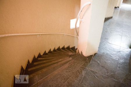 Apartamento à venda com 86m², 3 quartos e 2 vagasEscadas do prédio