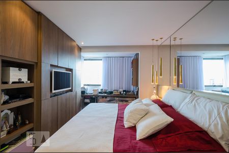 Apartamento à venda com 165m², 4 quartos e 3 vagasSuíte 1