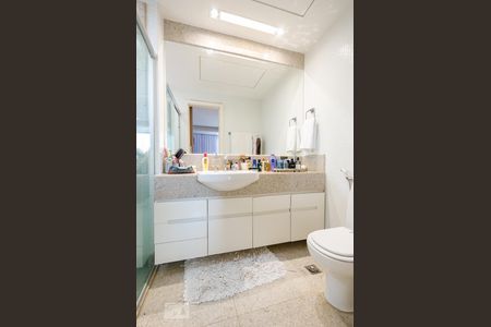 Apartamento à venda com 165m², 4 quartos e 3 vagasBanheiro da Suíte 1