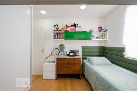 Apartamento à venda com 165m², 4 quartos e 3 vagasSemi - Suíte 2