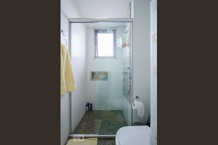 Apartamento à venda com 165m², 4 quartos e 3 vagasBanheiro Semi - Suítes