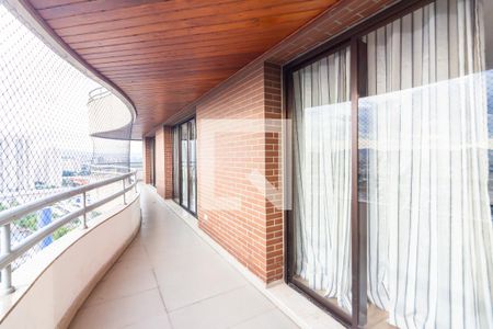 Apartamento à venda com 280m², 4 quartos e 4 vagasVaranda gourmet