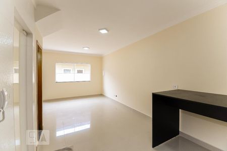 Casa de condomínio para alugar com 119m², 2 quartos e 4 vagasSala e cozinha