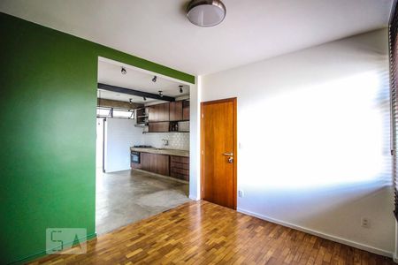 Apartamento para alugar com 80m², 2 quartos e 1 vagaSala e cozinha