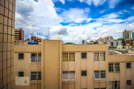 Vista Sala e cozinha de apartamento para alugar com 2 quartos, 80m² em Anchieta, Belo Horizonte