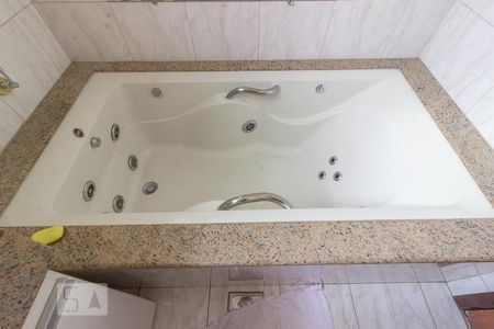 Banheiro de casa à venda com 3 quartos, 304m² em Nova Suíssa, Belo Horizonte