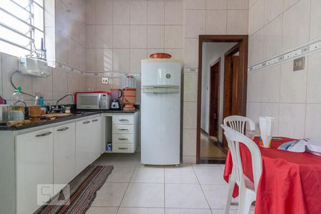Casa à venda com 304m², 3 quartos e 2 vagas Casa à venda com 304m², 3 quartos e 2 vagasCozinha