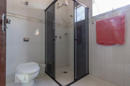 Casa à venda com 304m², 3 quartos e 2 vagas Casa à venda com 304m², 3 quartos e 2 vagasBanheiro