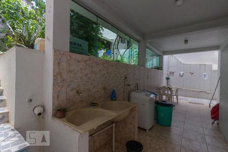 Casa à venda com 304m², 3 quartos e 2 vagas Casa à venda com 304m², 3 quartos e 2 vagasÁrea de Serviço