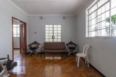Sala de casa à venda com 3 quartos, 304m² em Nova Suíssa, Belo Horizonte