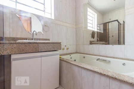 Banheiro de casa à venda com 3 quartos, 304m² em Nova Suíssa, Belo Horizonte