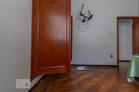 Casa à venda com 304m², 3 quartos e 2 vagas Casa à venda com 304m², 3 quartos e 2 vagasQuarto 3