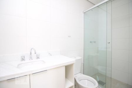 Banheiro de apartamento para alugar com 2 quartos, 64m² em São João, Porto Alegre