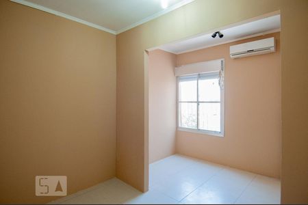 Quarto 1 de apartamento para alugar com 2 quartos, 48m² em Petrópolis, Porto Alegre