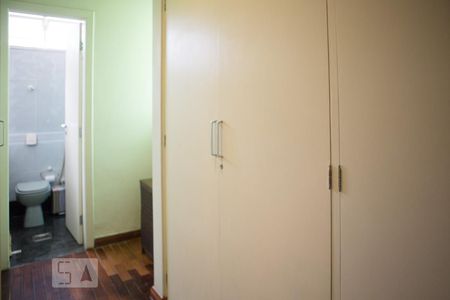 Casa à venda com 744m², 6 quartos e 8 vagasCloset