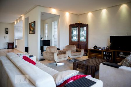 Casa à venda com 744m², 6 quartos e 8 vagasSalão gourmet - home theater